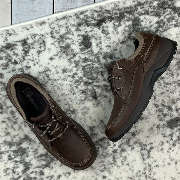 dunham walking shoes